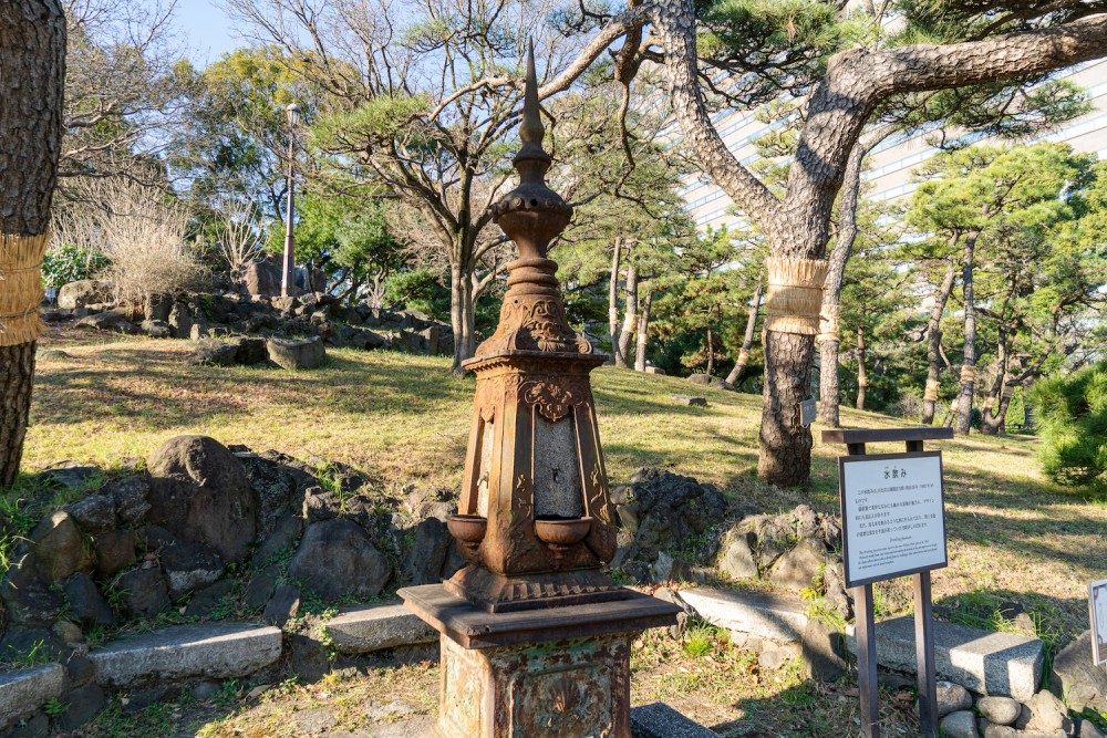 오래된 식수대가 그대로 전시 중이다