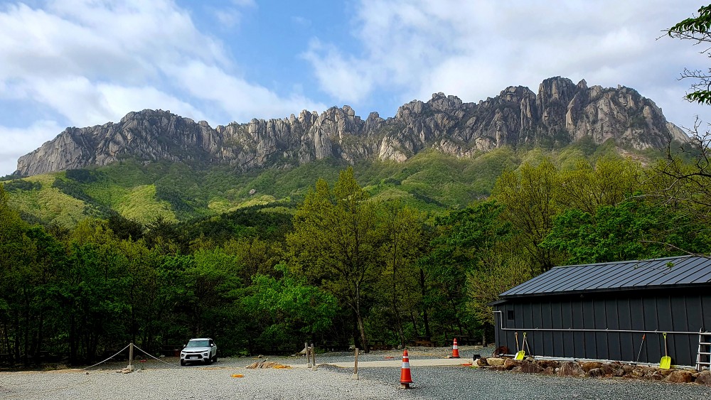 고요한 아침에 바라본 울산바위