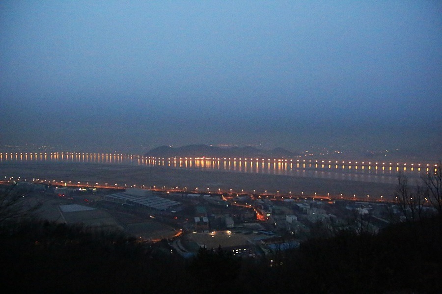 파주 심학산에서 본 야경