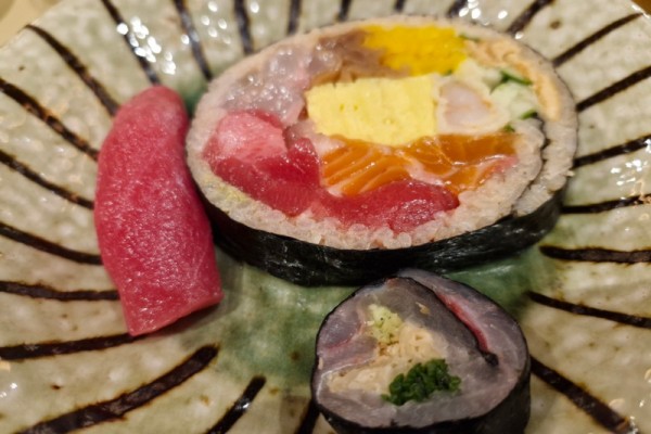 스시다마의 시그니처 메뉴 후토마끼