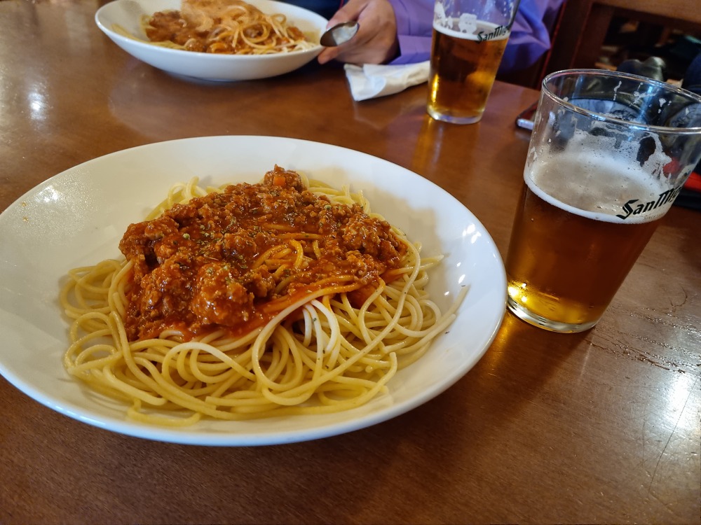 페르돈언덕을 넘으면 만나는 마을 파스타 맛집에서의 점심