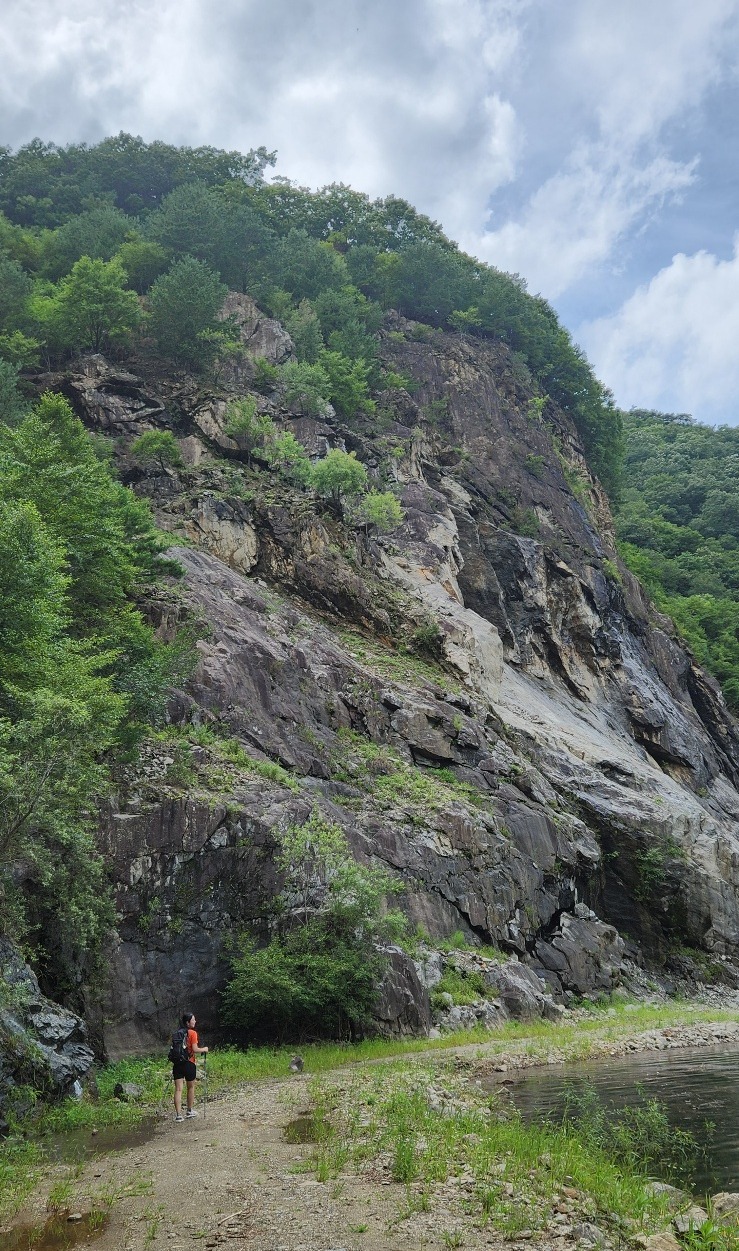 파로호 강변길